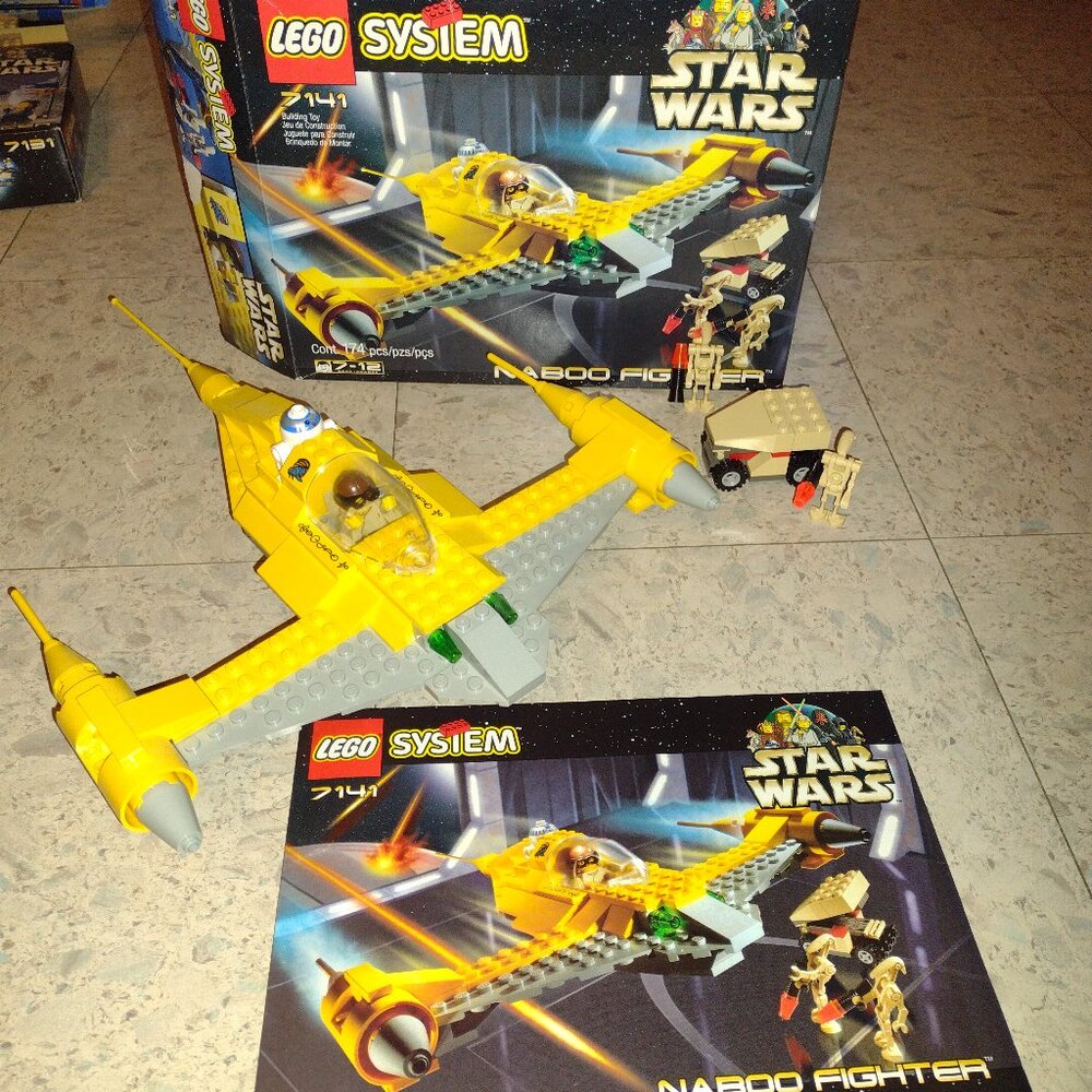 Like New Lego Star Wars Naboo Fighter, R2D2, with original box & instructions